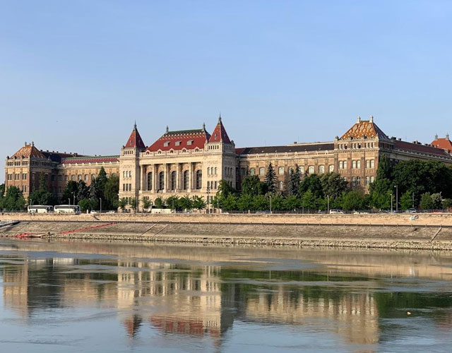 布达佩斯技术和经济大学